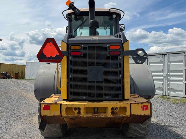 2013-deere-544k-image-4