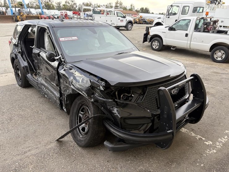 2021-ford-explorer-police-interceptor-image-2
