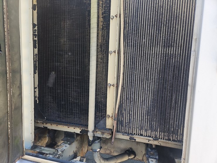 1984-ingersoll-rand-750-t/a-tow-behind-air-compressor-image-13