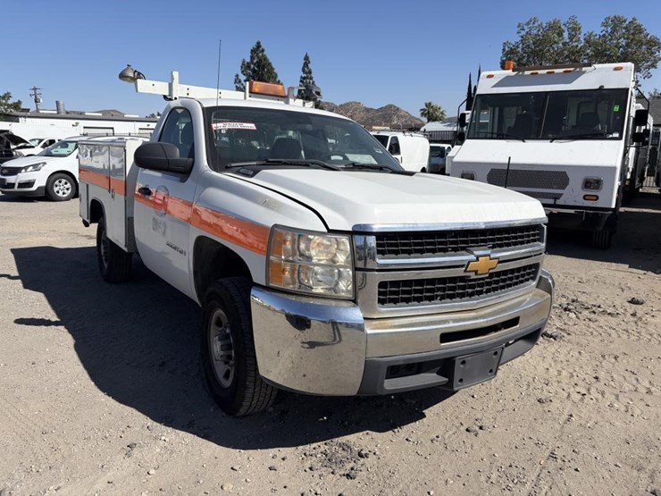 2007-chevrolet-silverado-2500-image-2