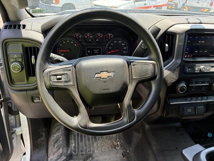 2020-chevrolet-1500-image-11