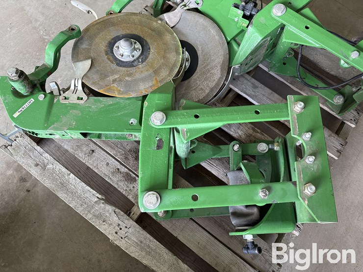 john-deere-planter-row-unit-assemblies-image-14