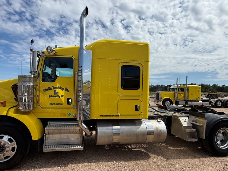 2016-kenworth-t800-image-8