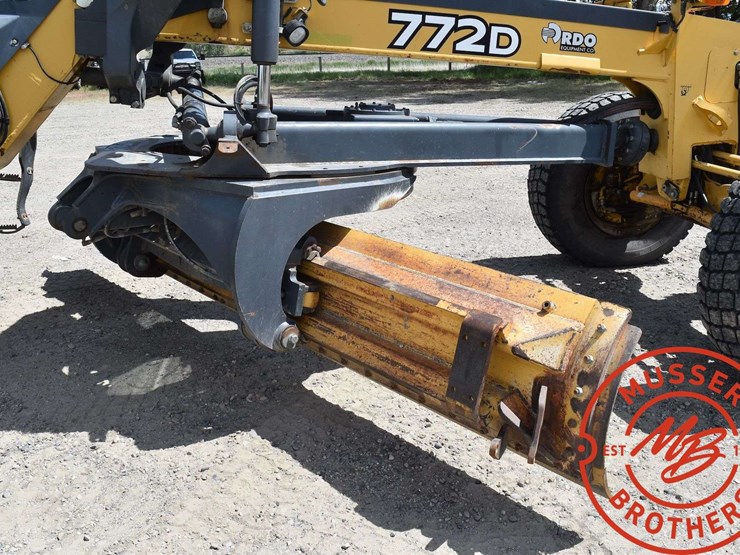 2008-deere-772d-image-24