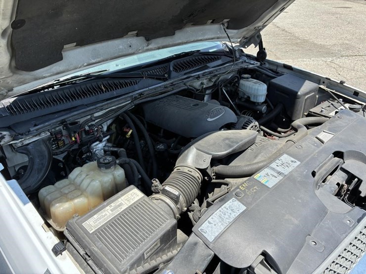 2003-chevrolet-silverado-2500-image-9