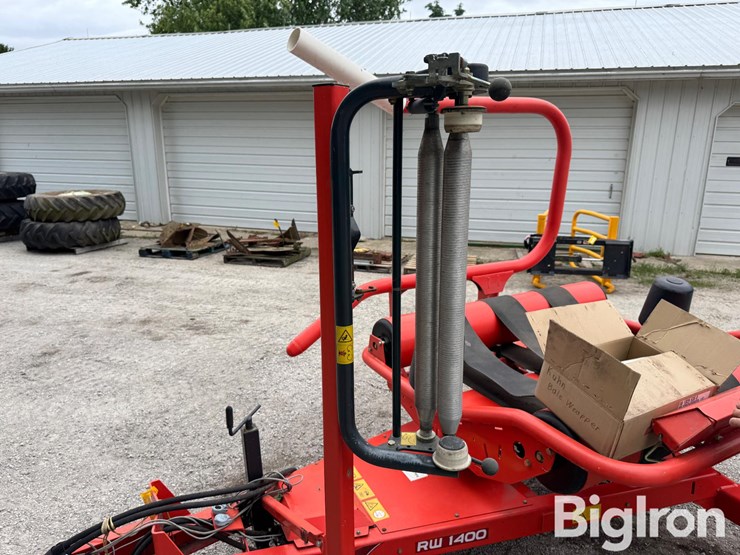 2011-kuhn-rw1400-image-12