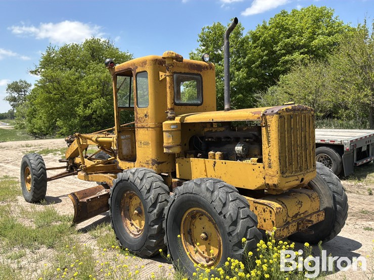 caterpillar-12-image-7