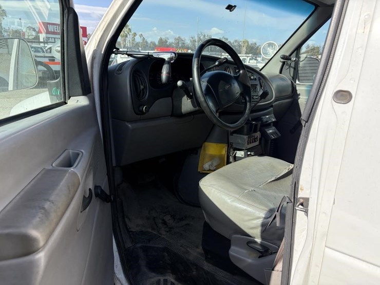 1998-ford-e350-image-15