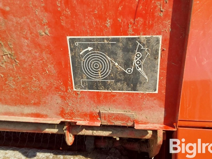 2012-new-holland-br7070-image-16
