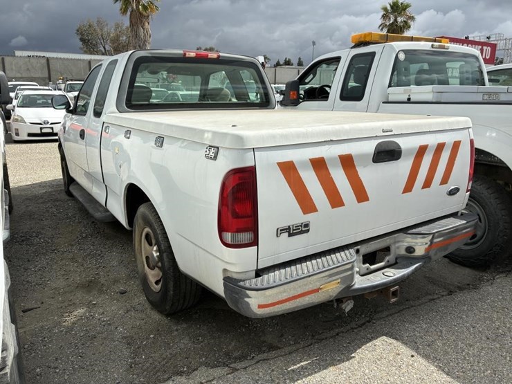 2004-ford-f150-xl-image-4