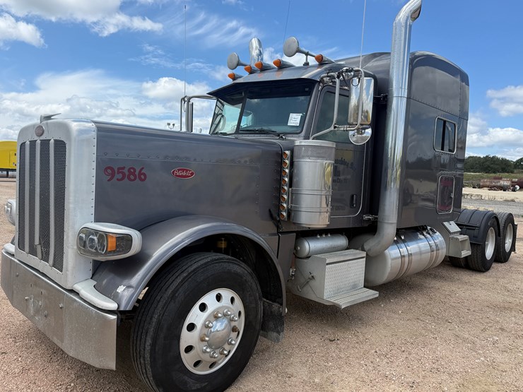 2014-peterbilt-389-image-1