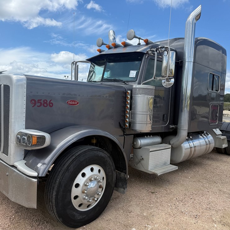 2014 PETERBILT 389