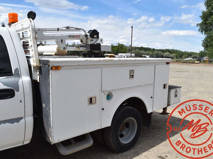 2006-chevrolet-3500-image-29