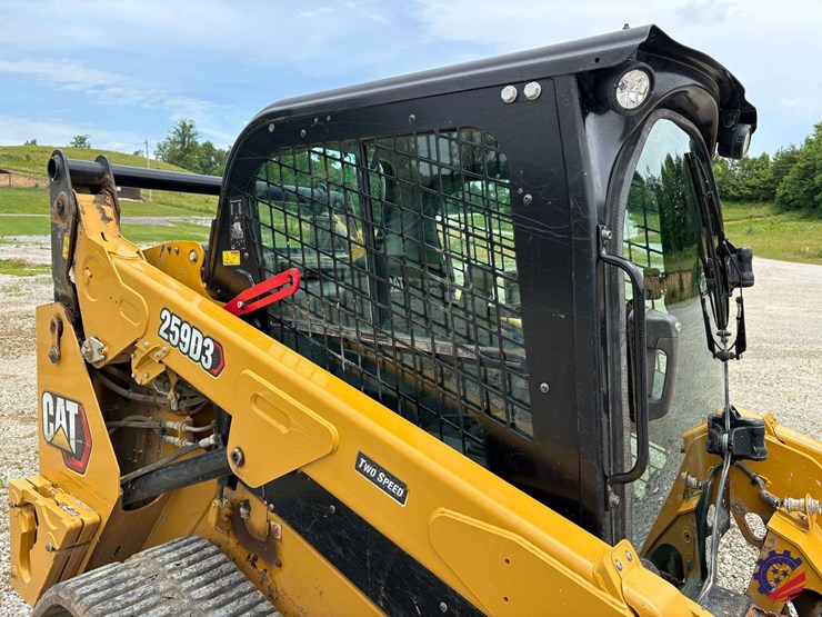2022-caterpillar-259d3-image-35