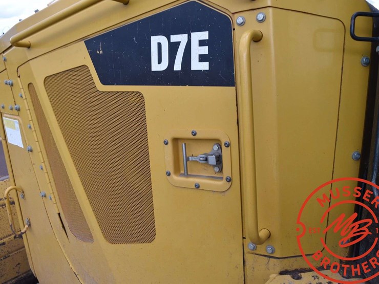 2010-caterpillar-d7e-image-40