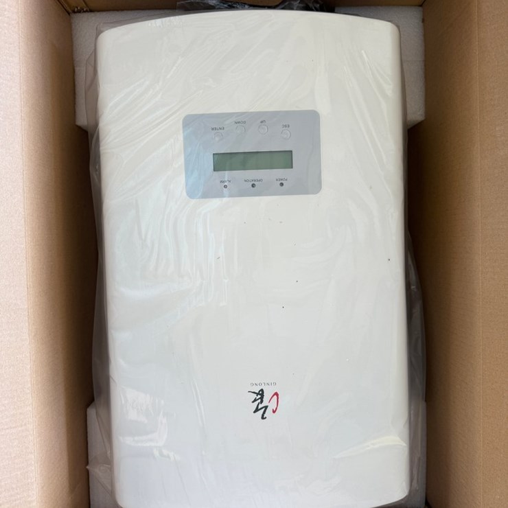#1070 • Ginlong Hybrid Inverter