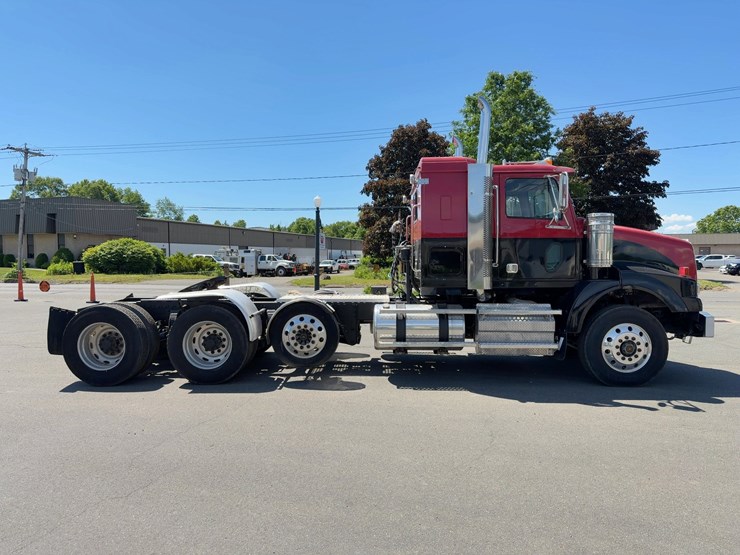 2011-western-star-4900sa-image-6