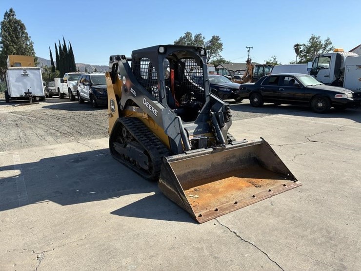 2023-deere-317g-image-2
