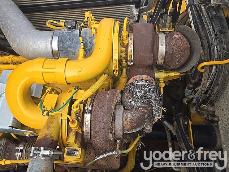 2023-deere-260e-image-35