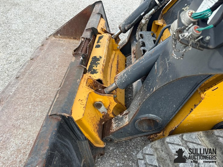 2022-deere-325g-image-11