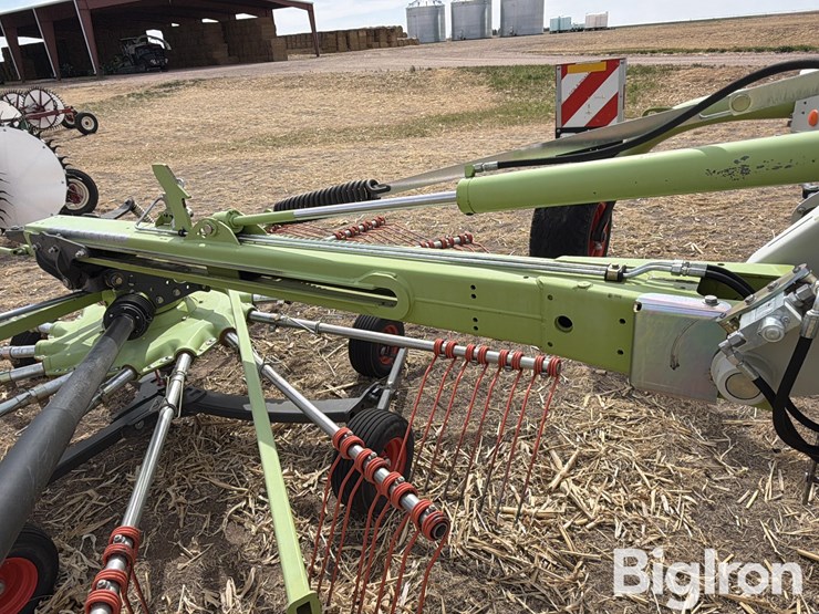 2015-claas-liner-2900-image-16