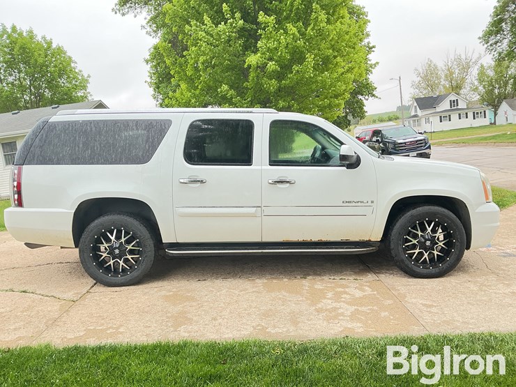 2008-gmc-yukon-denali-image-4