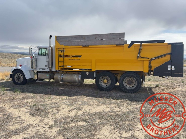 2000-freightliner-fld120-image-8