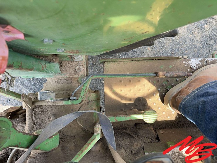 1984-john-deere-2750-image-33
