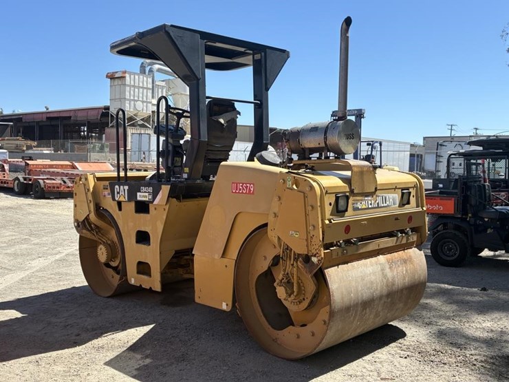 2009-caterpillar-cb-434d-image-4