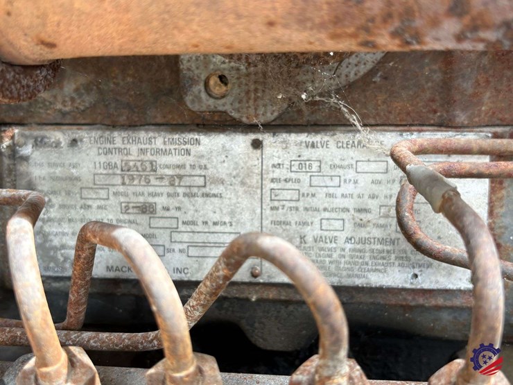 1981-mack-dm685s-image-31