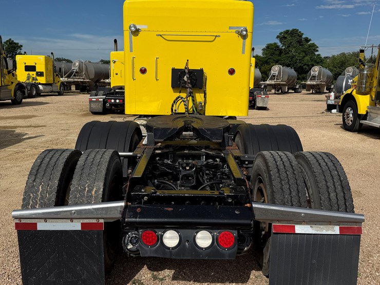 2014-kenworth-t800-image-6