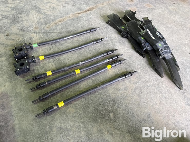 john-deere-planter-seed-tube/seed-sensors/drive-cable/gear-assembly-image-3