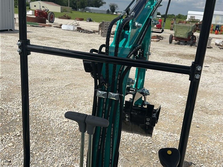 cfg-industrial-h16r-mini-excavator-image-15