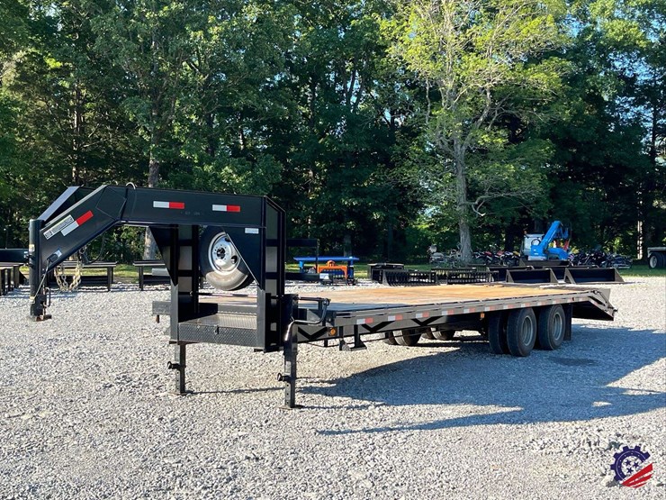 2025-c-&-w-trailers-dual-t/a-flatbed-gooseneck-trailer-image-12
