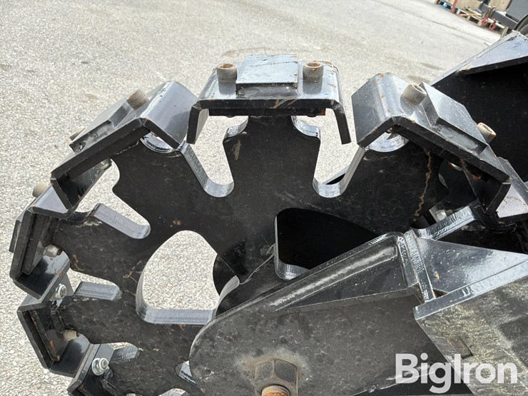 2025-massey-ferguson-730-image-18