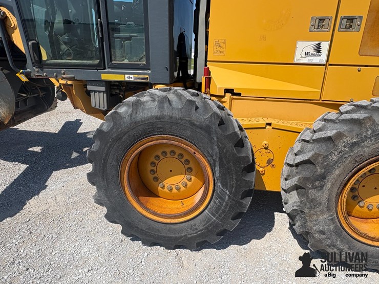 2012-deere-672gp-image-11