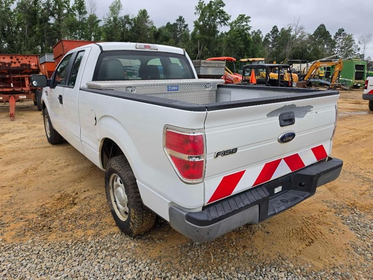 2011-ford-f150-xl-image-2