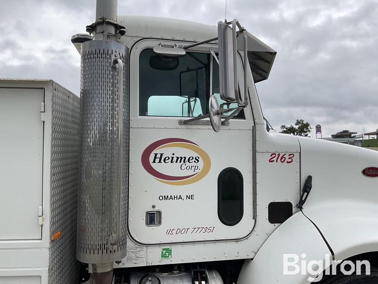 2001-peterbilt-330-image-18