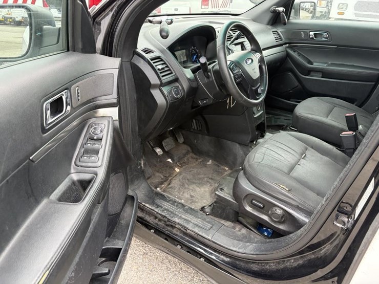 2019-ford-explorer-police-interceptor-image-12