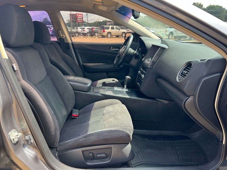 2014-nissan-maxima-4-door-sedan-(167,842-miles)-image-20