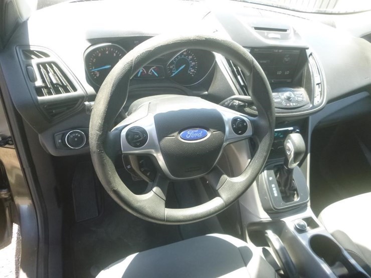 2015-ford-escape-image-10