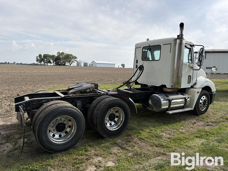 2007-freightliner-columbia-120-t/a-day-cab-truck-tractor-image-5