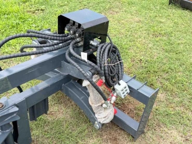skid-steer-hydraulic-grader-image-2