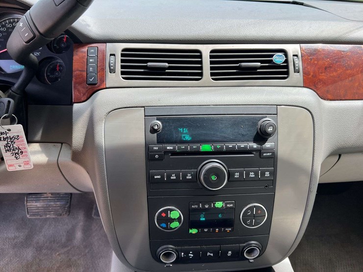 2013-gmc-yukon-slt-image-36