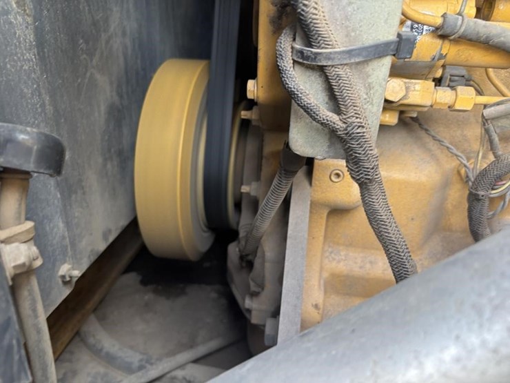 2005-deere-624j-image-57