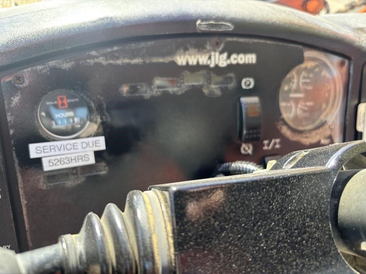 2005-jlg-g6-42a-image-28