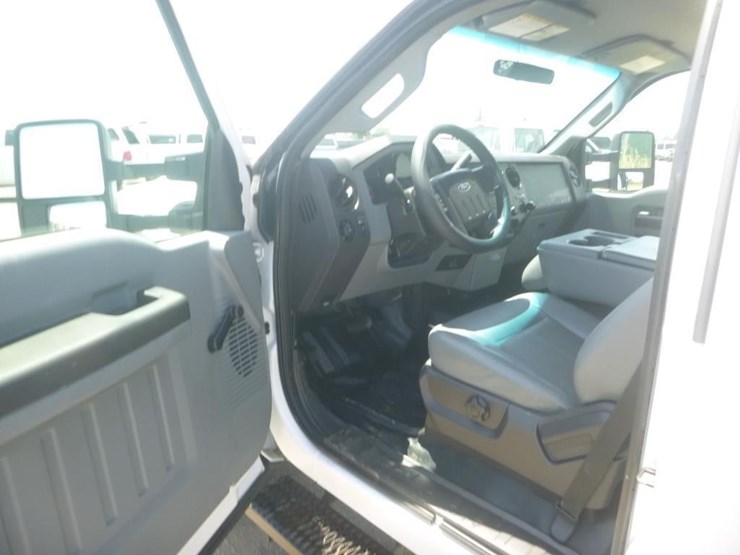 2012-ford-f550-image-16