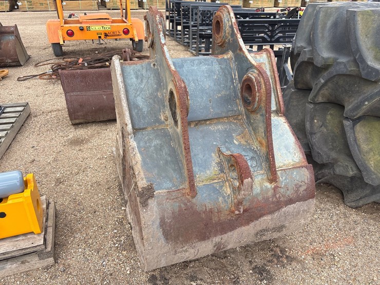 #3459-•-36in-john-deere-quick-attach-bucket-image-2