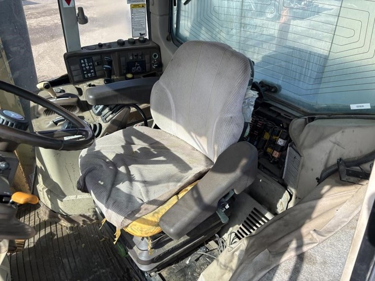 john-deere-6420-image-34