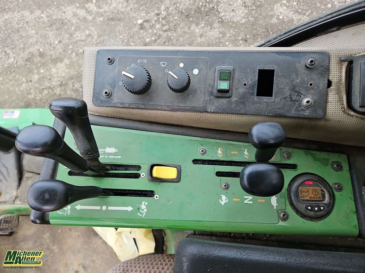 2018-john-deere-1585-image-16